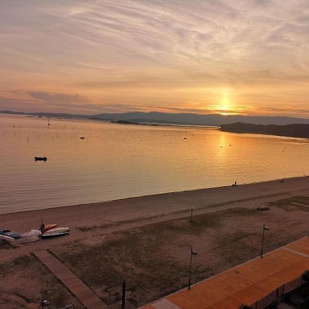 Precioso apartamento en primera linea de playa Vilagarcía de Arousa Exterior foto