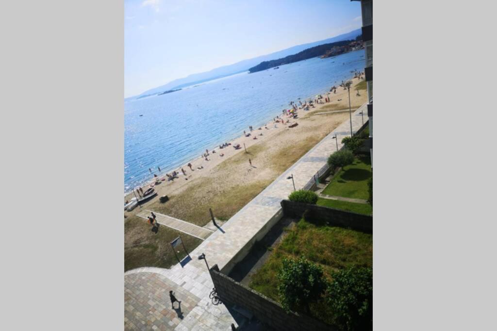 Precioso apartamento en primera linea de playa Vilagarcía de Arousa Exterior foto